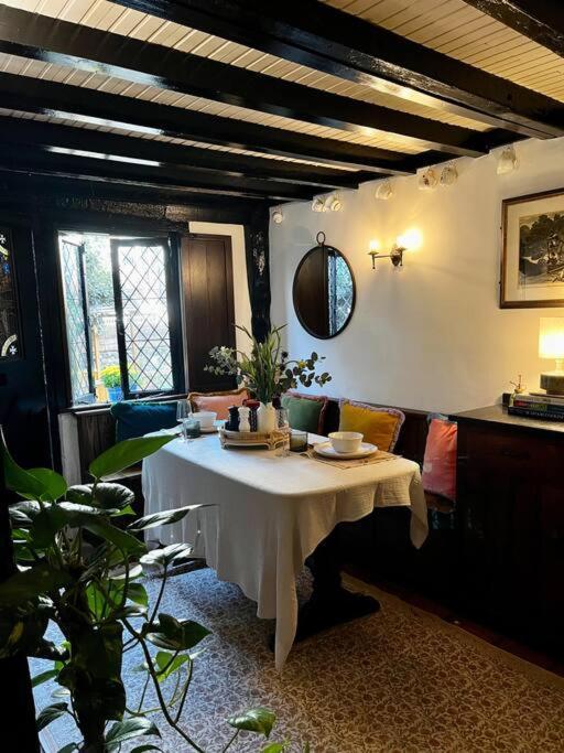 15Th Century Tiny Character Cottage-Henley Centre Henley-on-Thames Exterior photo