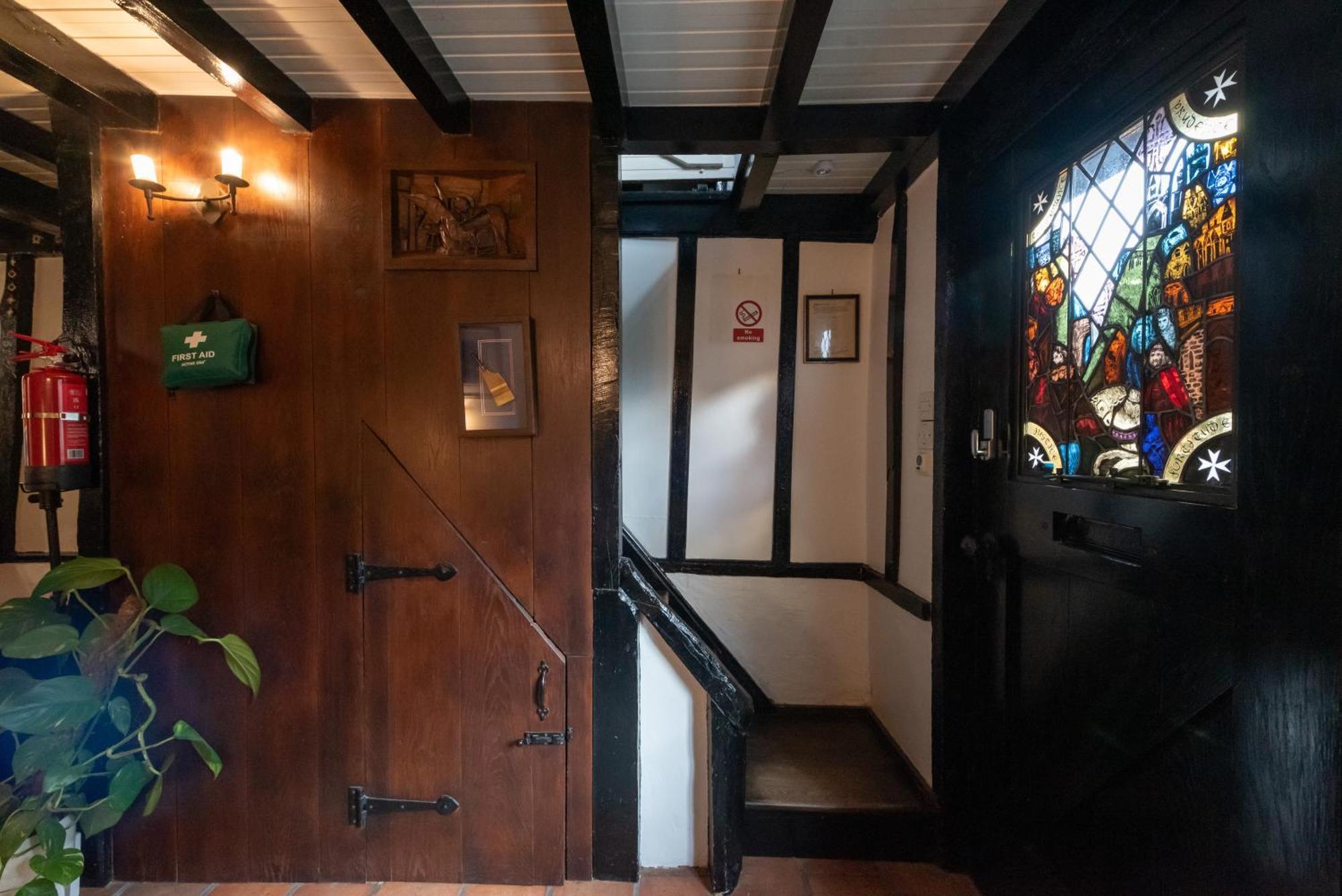 15Th Century Tiny Character Cottage-Henley Centre Henley-on-Thames Exterior photo