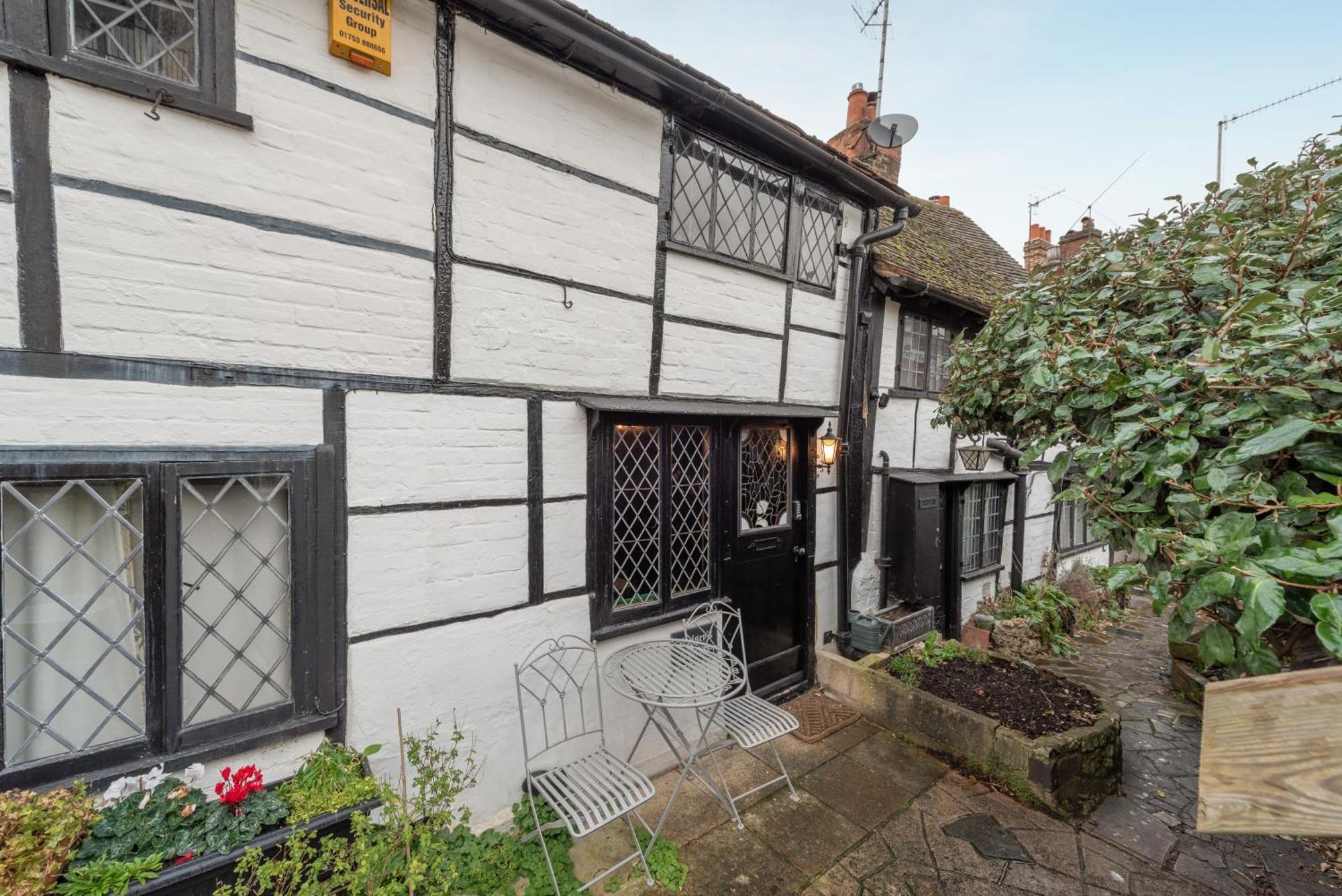 15Th Century Tiny Character Cottage-Henley Centre Henley-on-Thames Exterior photo